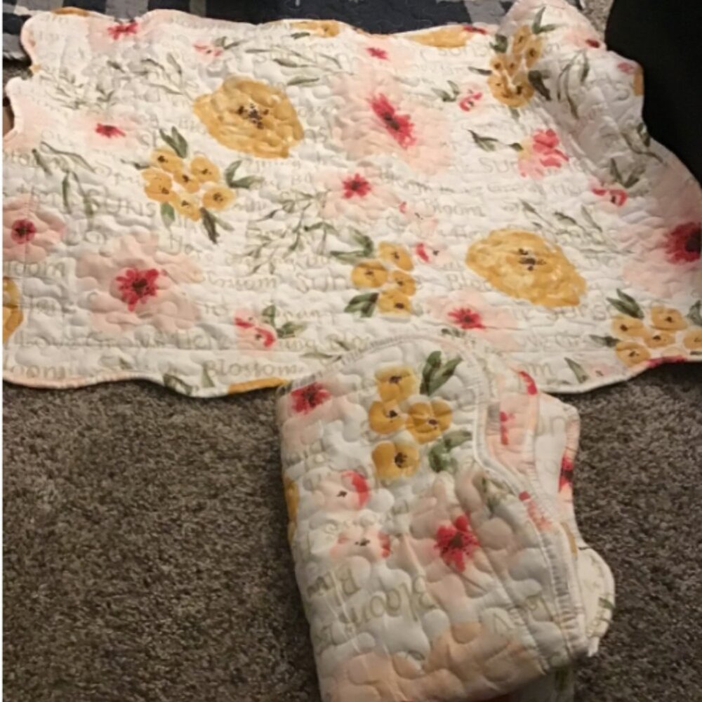 Country Living - Set of 2 pillow shams, flower blooms, standard queen